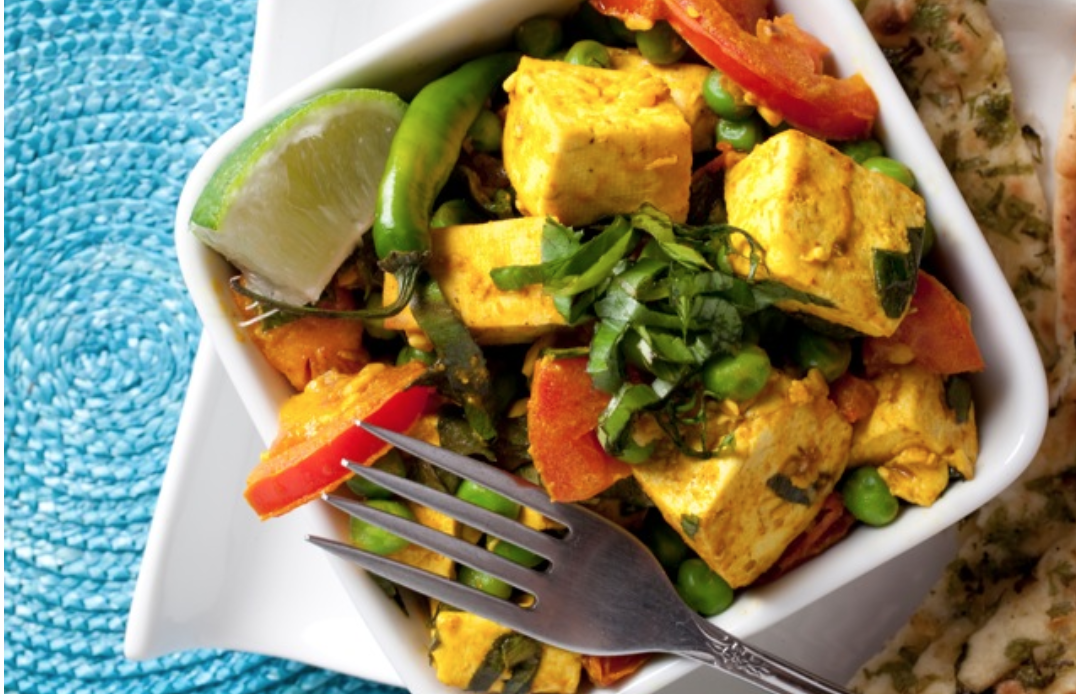 Tofu al curry con leche de soja